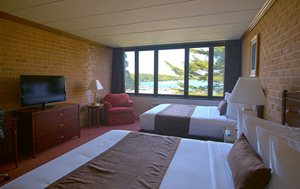 Split Rock Resort Lakeside Lodge Room