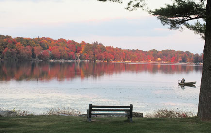 Split Rock Resort Lodge on Lake Harmony